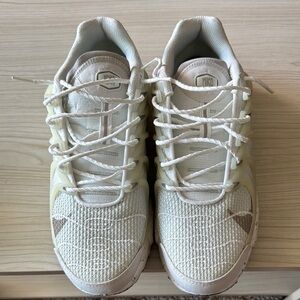 NIKE AIRMAX TERRASCAPE SIZE 13 PEARL
WHITE